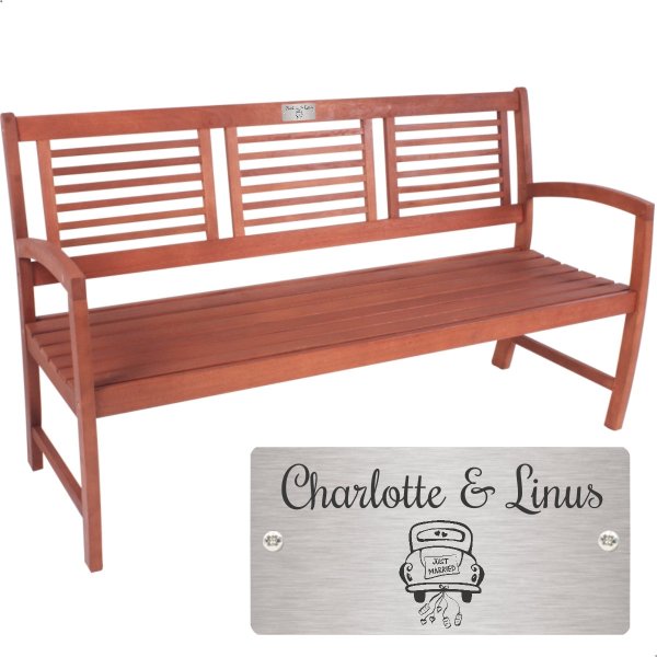 Hochzeitsbank mit Gravur-Schild zB Auto (Namen/Datum), 3-Sitzer Holz Gartenbank Madison 156cm, Edelstahlschild personalisiert, Geschenk zur Vermählung